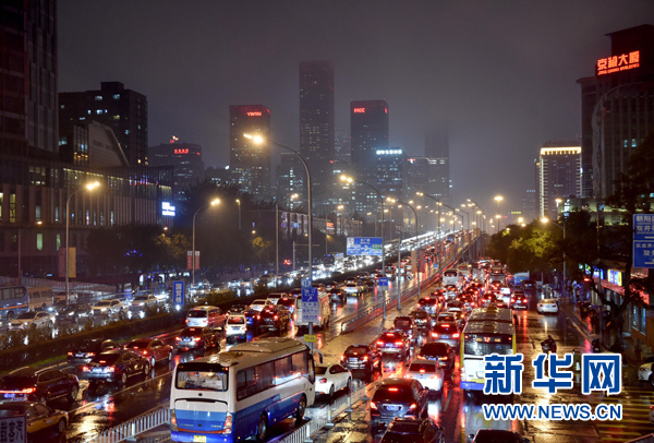 秋风秋雨冻煞人 不穿秋裤扛不住