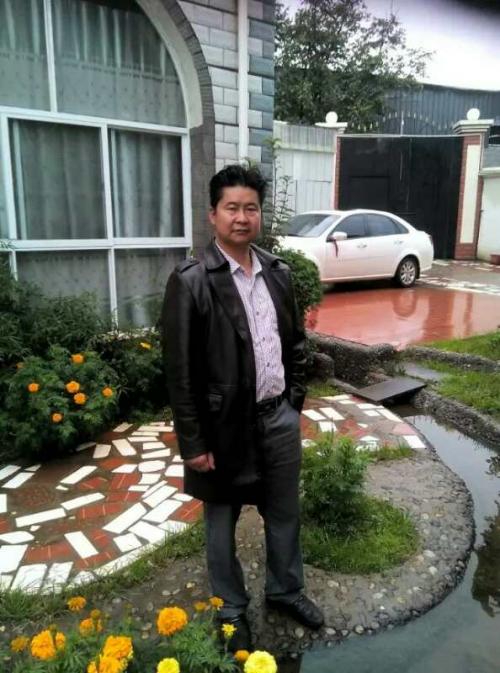 翰墨春秋书写人生--访凉山书画家徐定刚