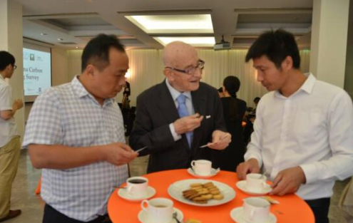 刘中华受邀参加碳价调查报告 会议在京举行
