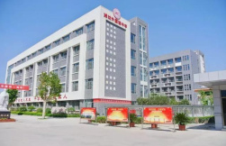 加强党建引领　落实育人为本
