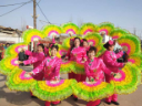 营造欢快浓厚的节日氛围，丰富社区居民的文化生活