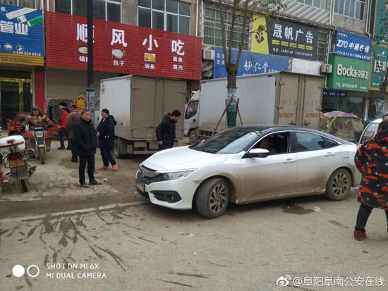 赶集妇女剐蹭新车后主动报警 车主:你赔我1颗糖吧