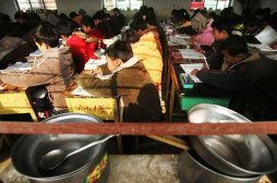 越贫困越厌学？这些地方不同意