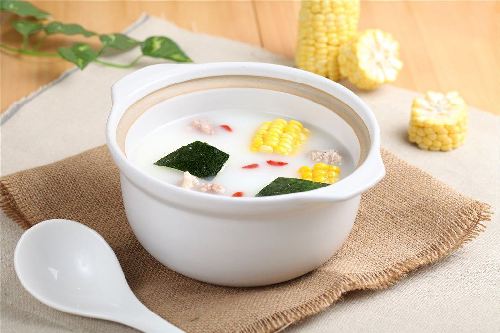 胃口不好，喝点椰青奶白菜肉丸汤