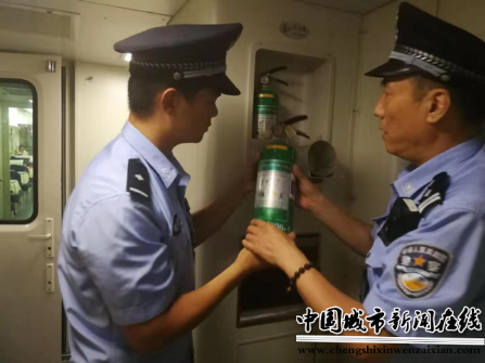 一名党员民警的执着坚守