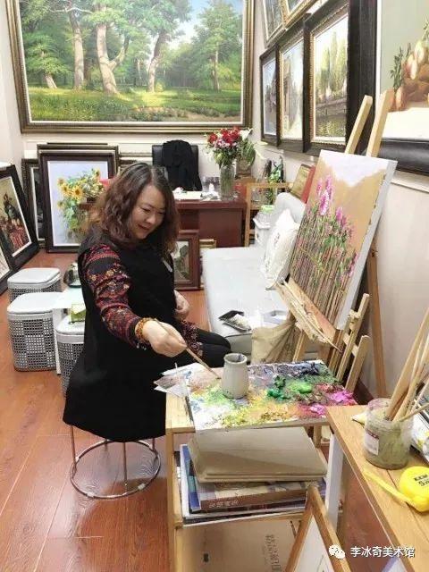 品读写实油画家贾士彦
