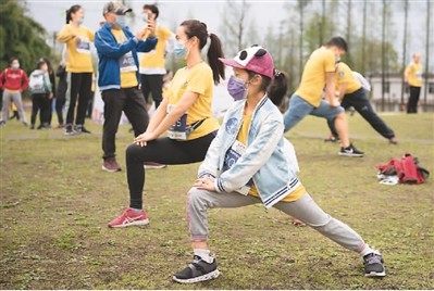 中国马拉松赛事等待起跑