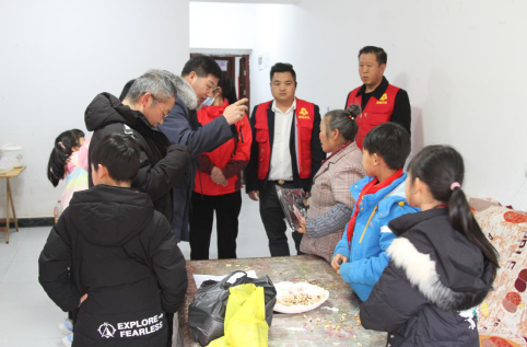 践行雷锋精神——贵阳雷锋车队在行动