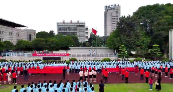 余姚市高风中学：家校携手助威学生迎中考