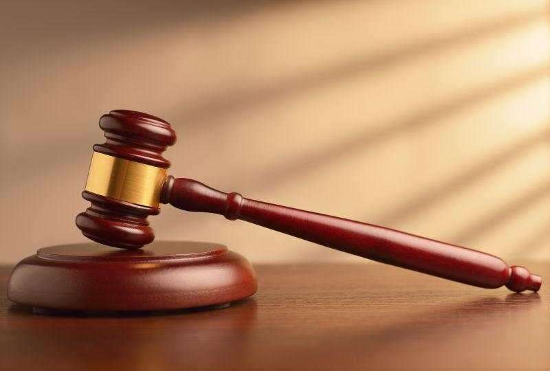 企业“多招”解雇“不讨喜”员工，被判赔18万元