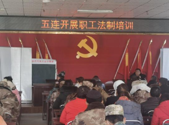 法制宣传进连队 冬日普法暖人心