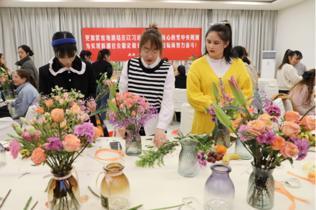 “花为媒” 强技能促就业