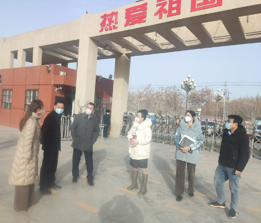 哈力木拉提·马木提调研督导九团中学九年级复学复课准备工作