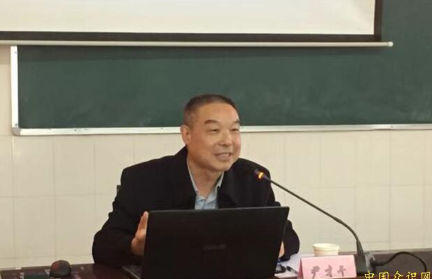 中国文艺评论家尹才干浅谈公益歌曲