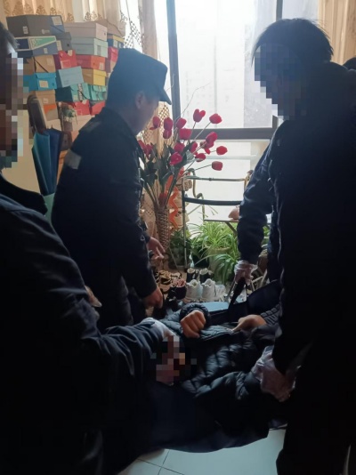老人摔倒3小时后触发SOS求助，特警紧急救助转危为安