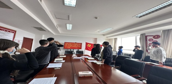 乌达区政法委开展“踔厉奋发担使命 实干笃行绘新篇”主题党日活动
