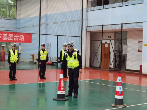 二十八载护路守初心 藏蓝坚守佑万家平安